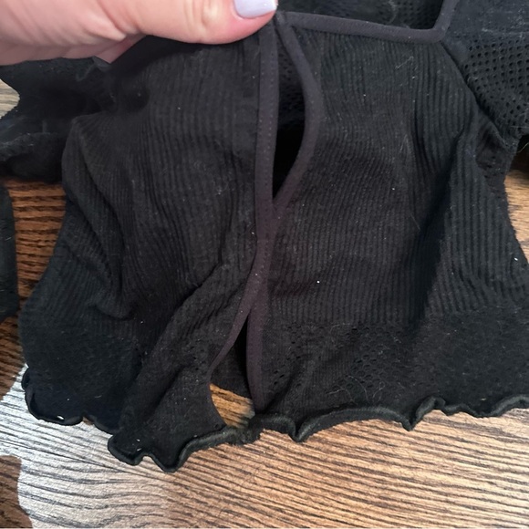 Urban Outfitters Long Sleeve Cut out Crop Top - Picture 4 of 5